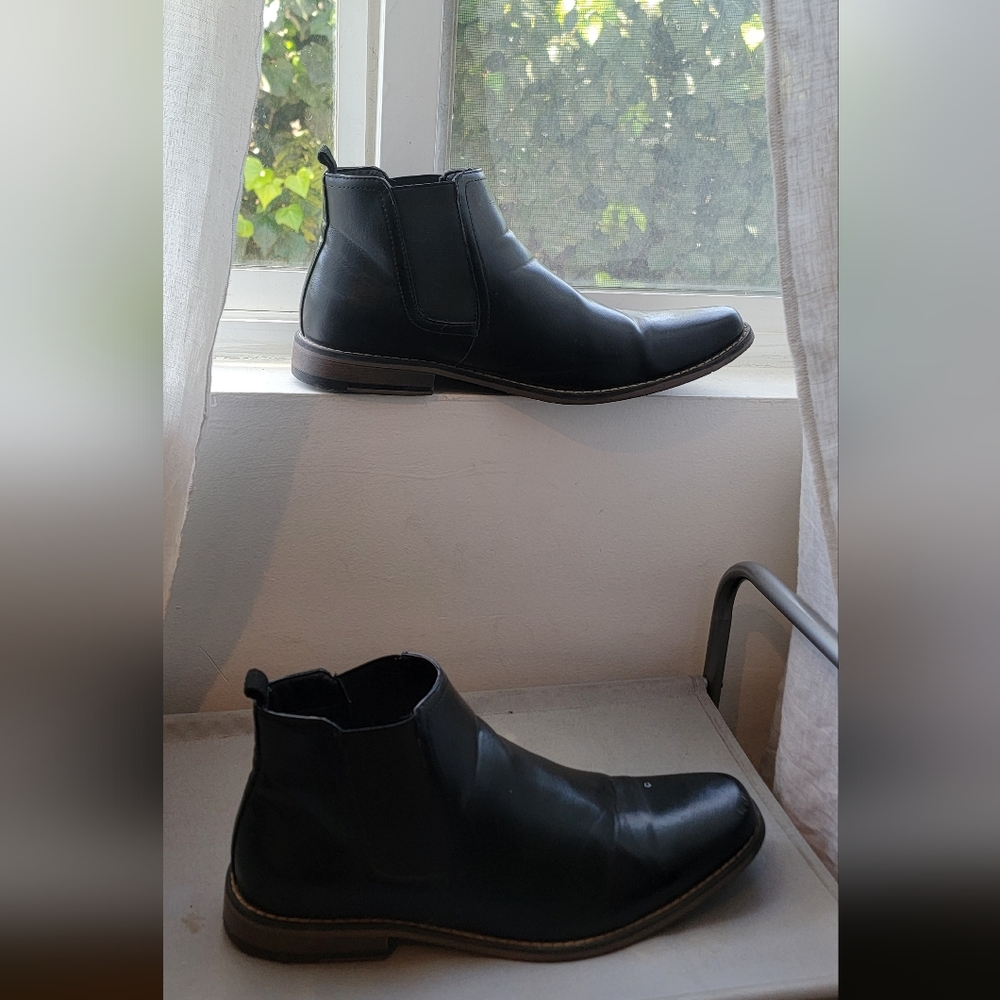 Perry Ellis Black Chelsea Boots